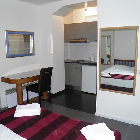 Holidays Apart-Hotel Anderlecht Bagian luar foto