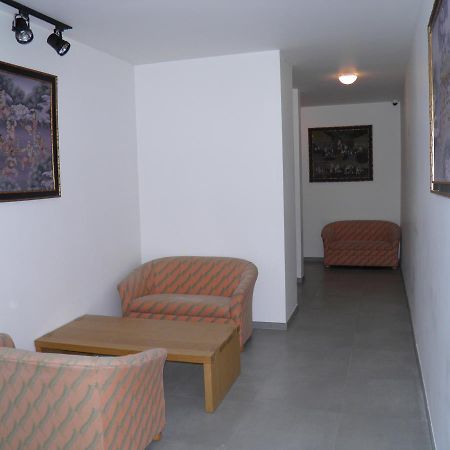 Holidays Apart-Hotel Anderlecht Bagian luar foto
