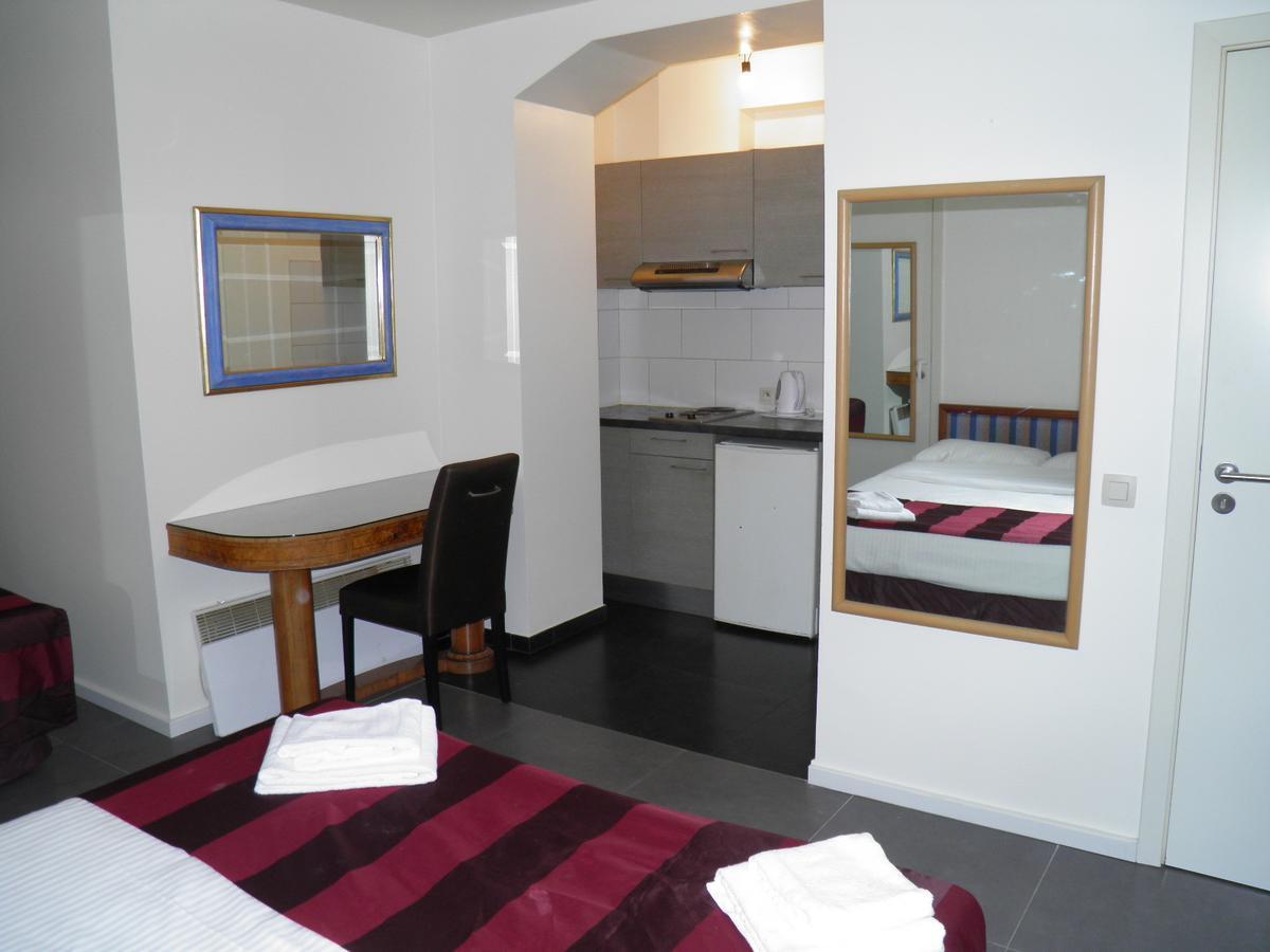 Holidays Apart-Hotel Anderlecht Bagian luar foto