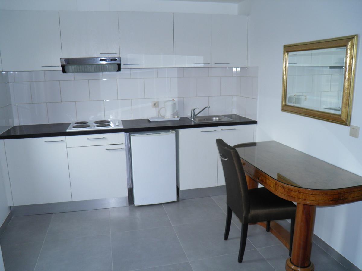Holidays Apart-Hotel Anderlecht Bagian luar foto